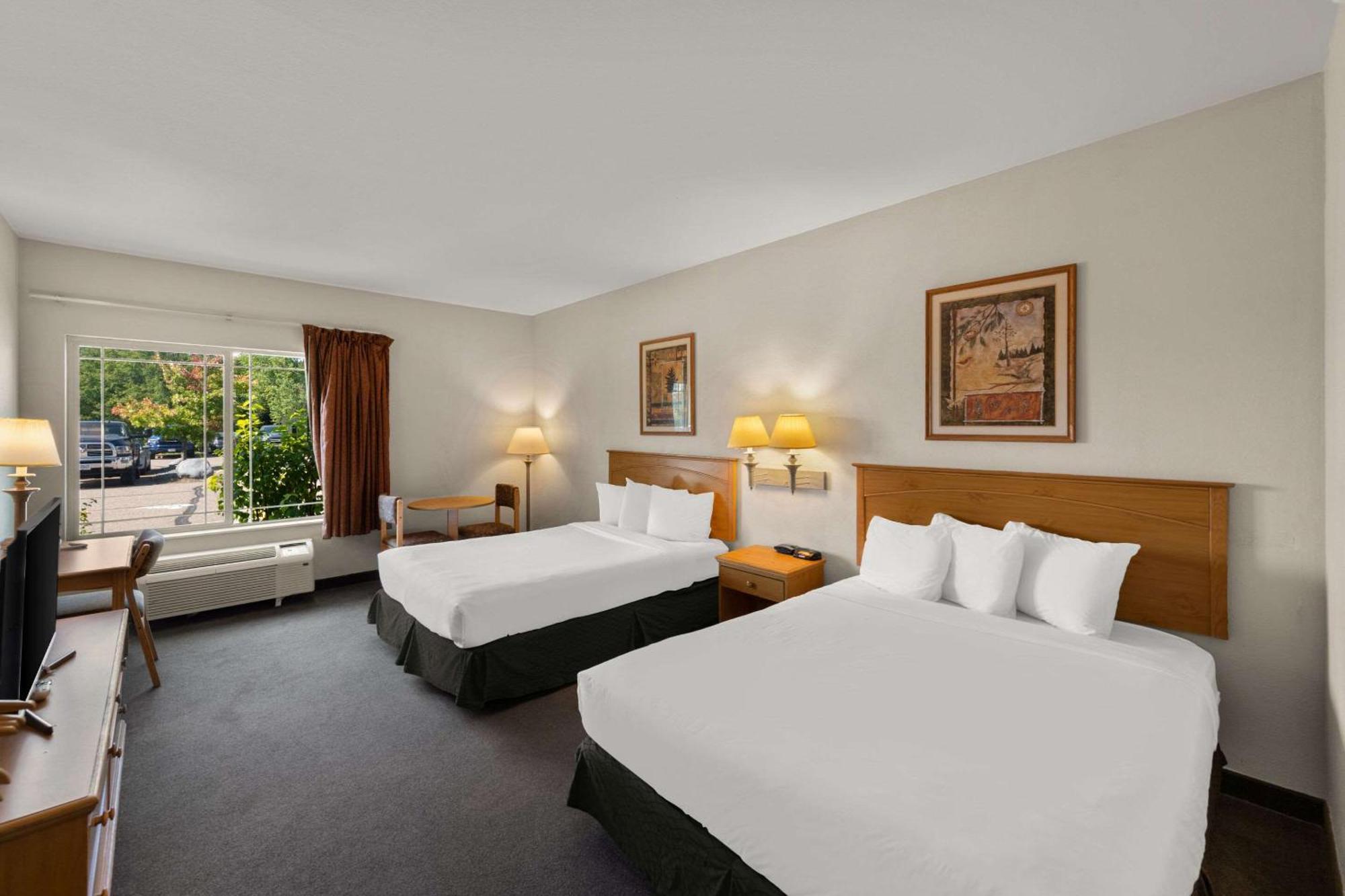 Rodeway Inn & Suites Tomahawk Buitenkant foto